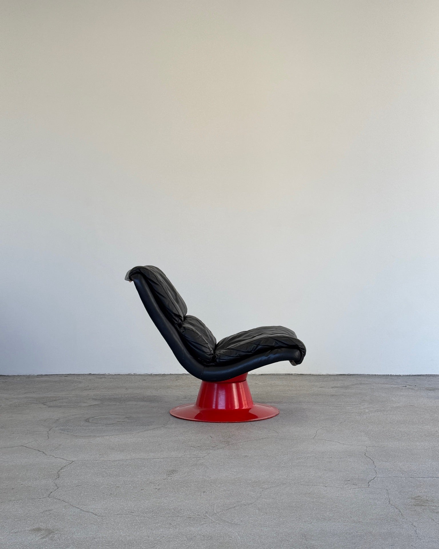 Red Saturnus Lounge Chair by Yrjö Kukkapuro