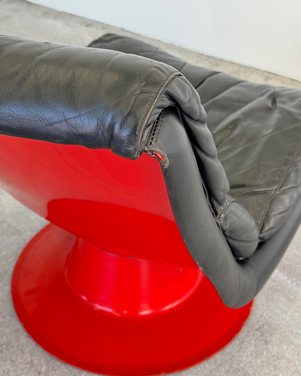Red Saturnus Lounge Chair by Yrjö Kukkapuro