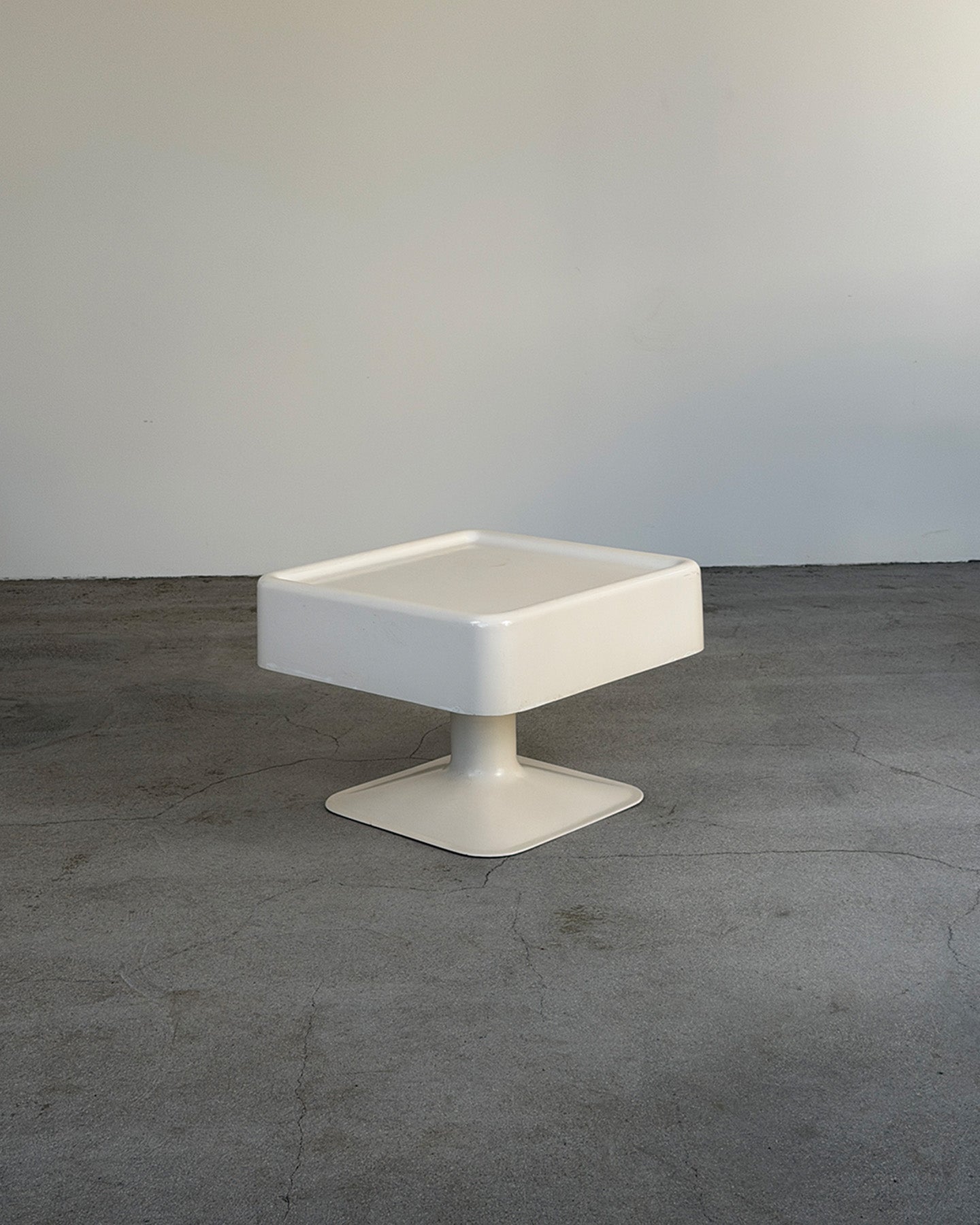 White Model 667 Side Table by Yrjö Kukkapuro for Haimi, Finland 1970s