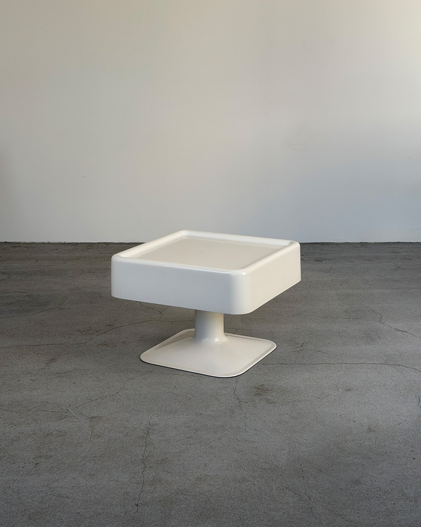 White Model 667 Side Table by Yrjö Kukkapuro for Haimi Finland