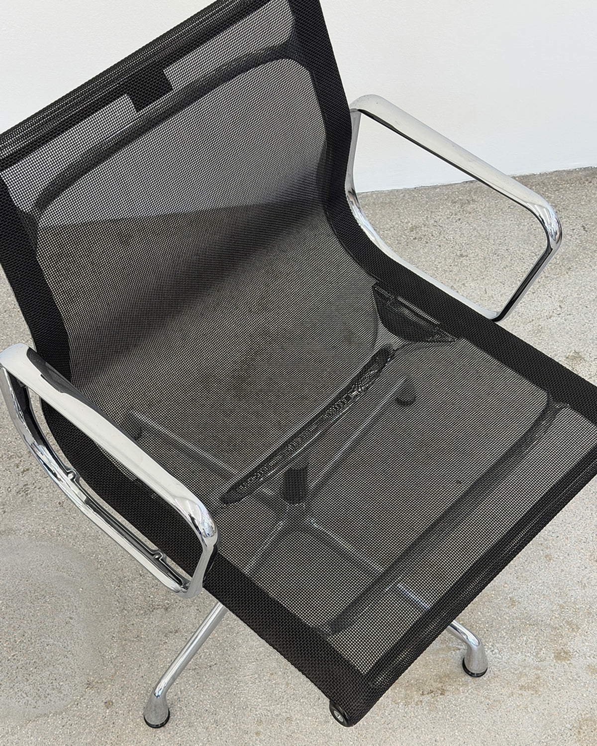 Charles & Ray Eames EA108 Mesh Office Chair for Vitra