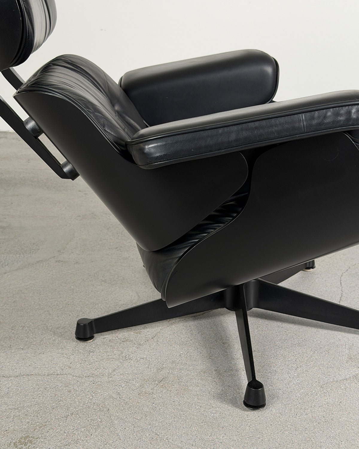 Vitra Black Eames Lounge Chair by Charles & Ray Eames, 1980s