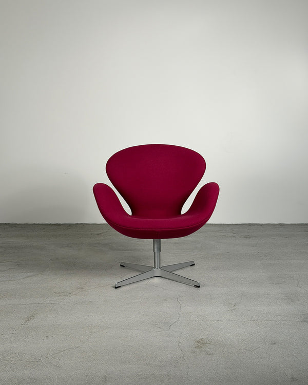 Purple Swan Lounge Chair by Arne Jacobsen for Fritz Hansen