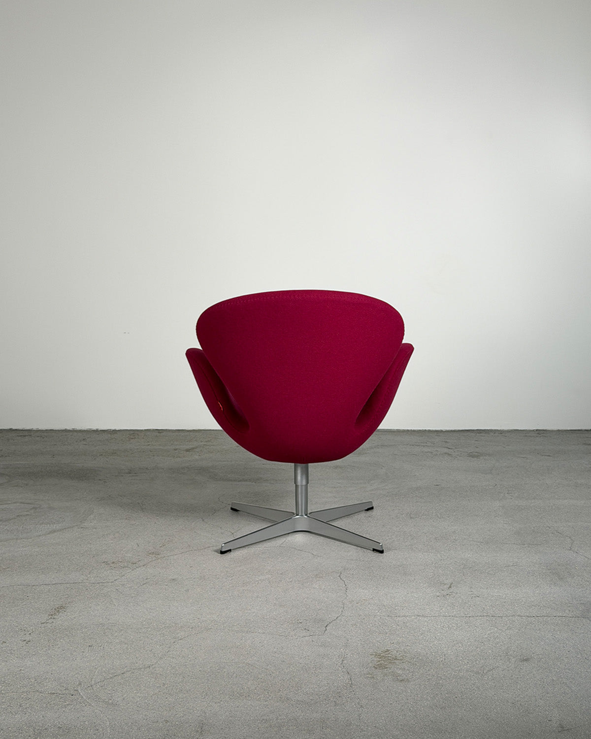 Purple Swan Lounge Chair by Arne Jacobsen for Fritz Hansen