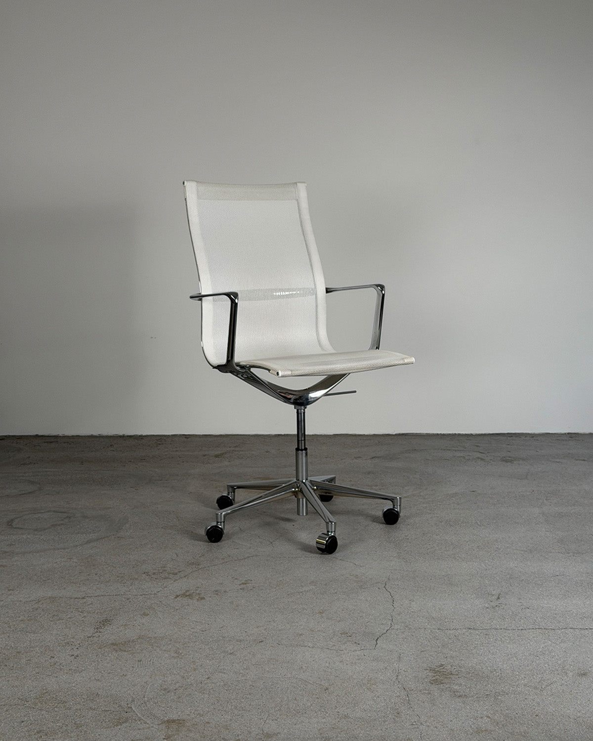White 'Una 718' Mesh Office Chair for ICF Italy