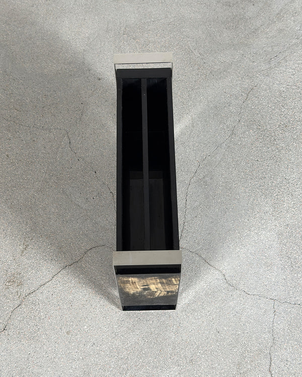 Black 'Dante' Magazine Rack by Arcahorn