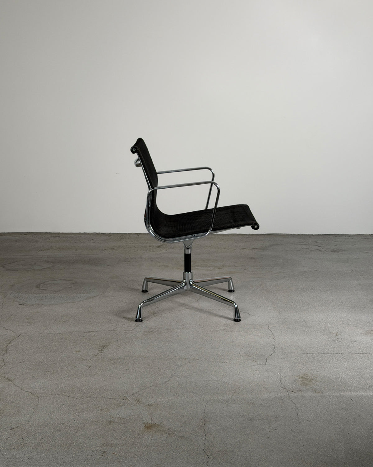 Charles & Ray Eames EA108 Mesh Office Chair for Vitra